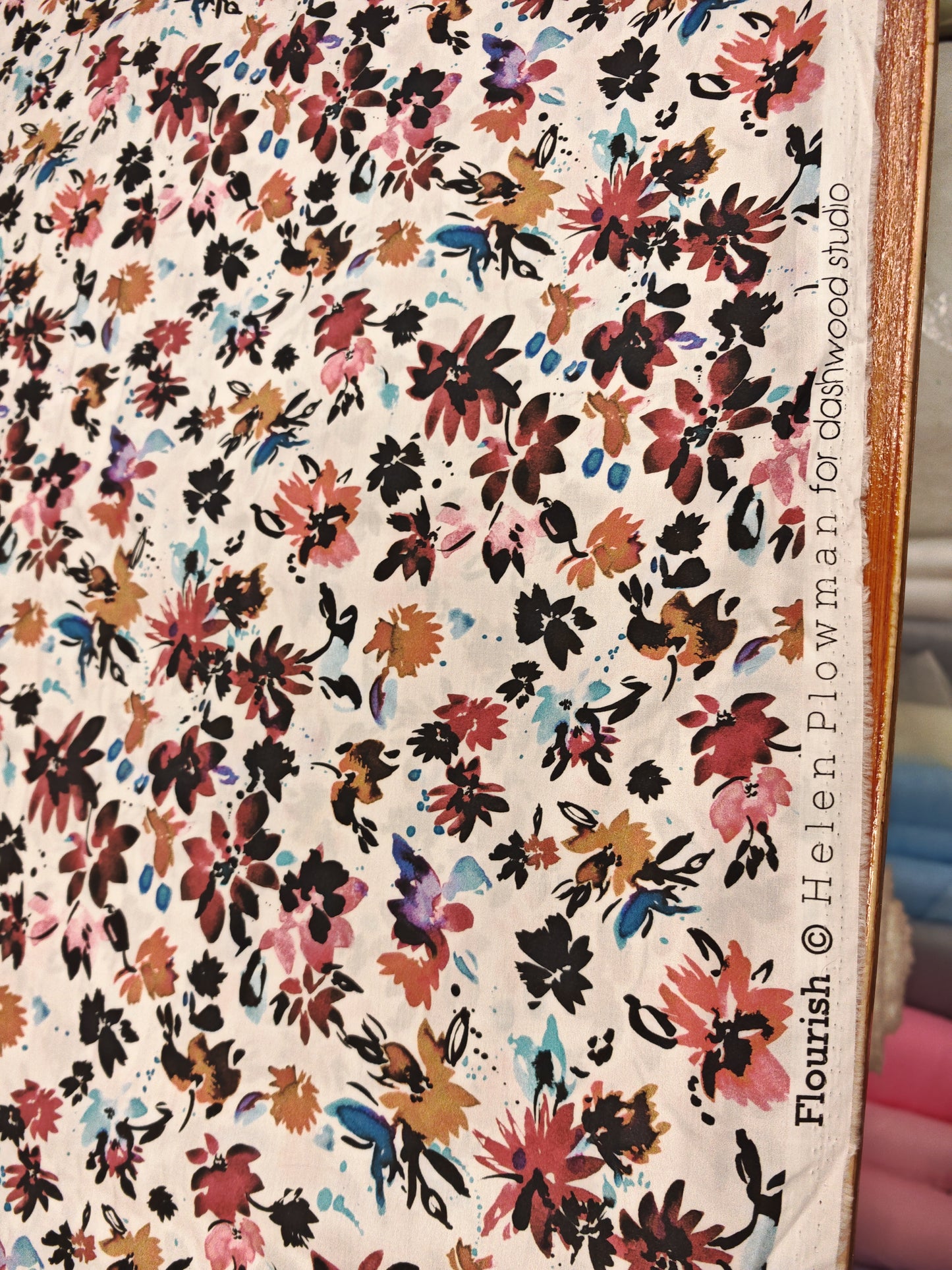 PAINTED MEADOW – DASHWOOD STUDIO FLOURISH – 100% EGYPTIAN GIZA COTTON FABRIC – 146cm WIDE (2 COLOURWAYS)