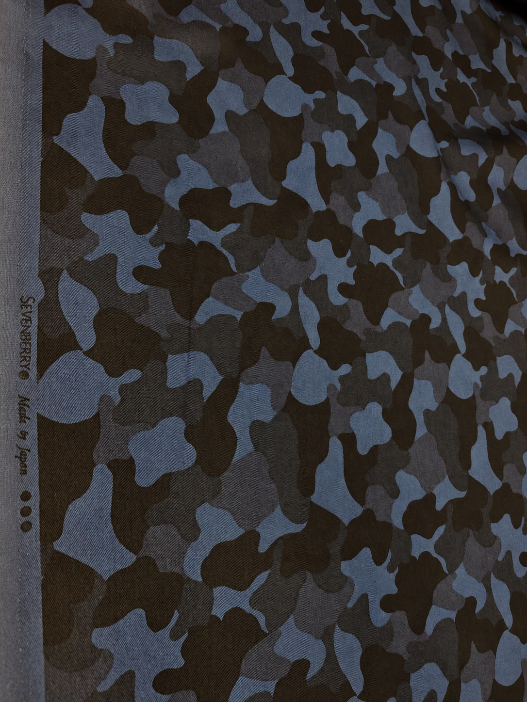 BLUE CAMOUFLAGE – 100% COTTON FABRIC – MADE IN JAPAN – 115cm WIDE