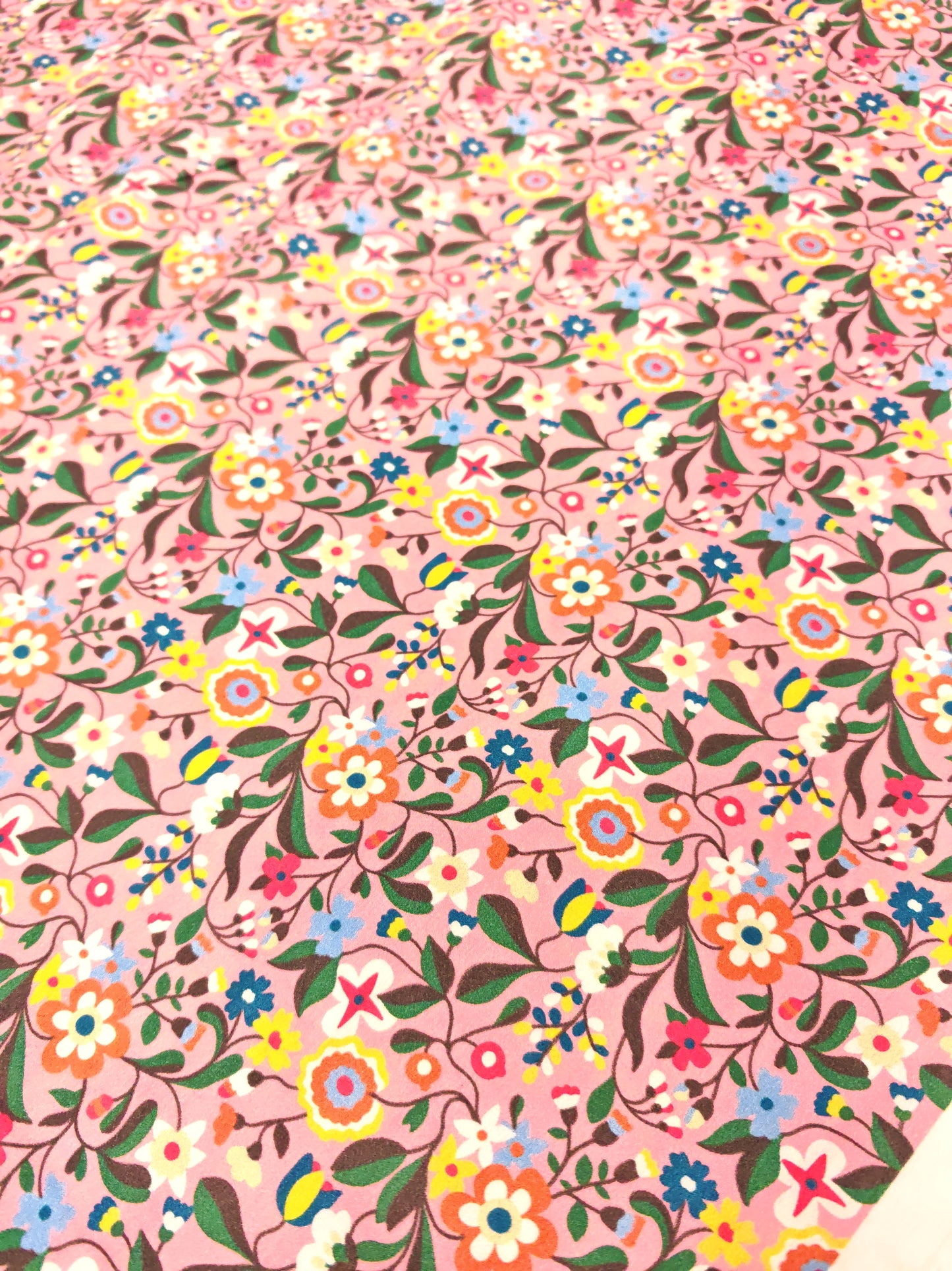 KALEIDOSCOPE MEADOW FLORAL COTTON – DASHWOOD STUDIO – 100% COTTON FABRIC – 146cm WIDE – 2 COLOURWAYS