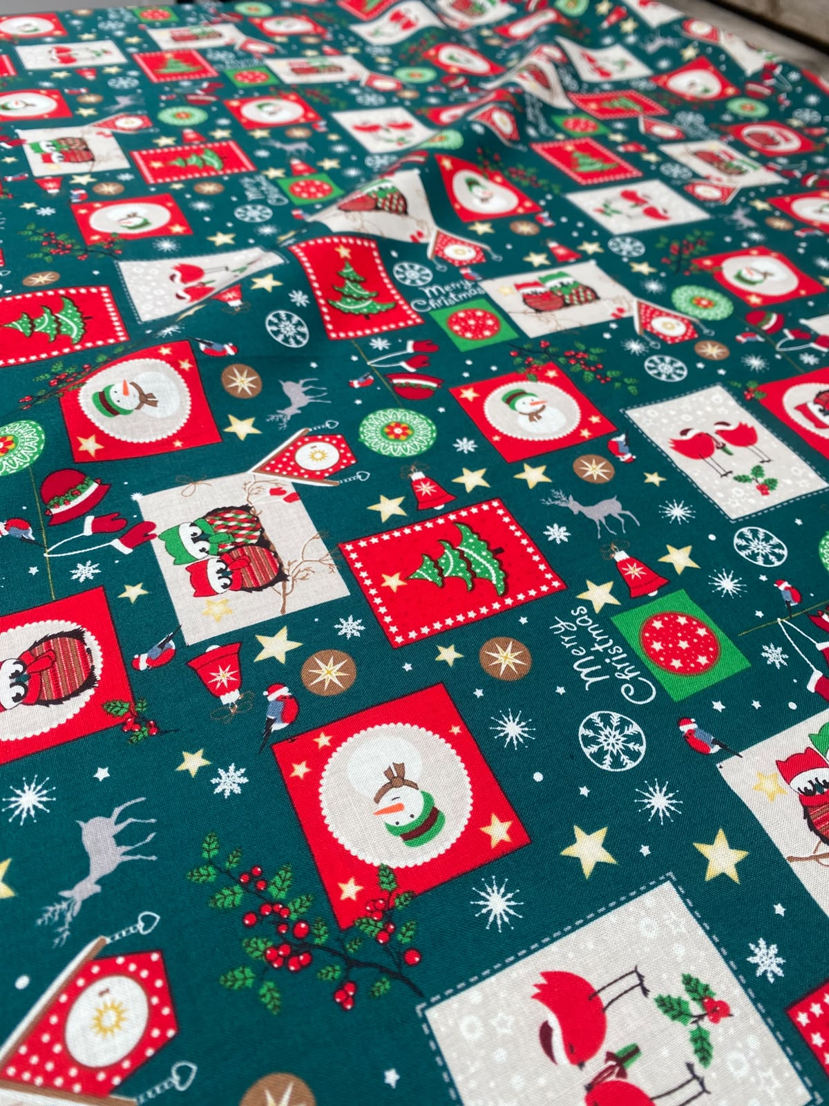 CHRISTMAS OWLS – 100% COTTON CHRISTMAS FABRIC – 137cm WIDE