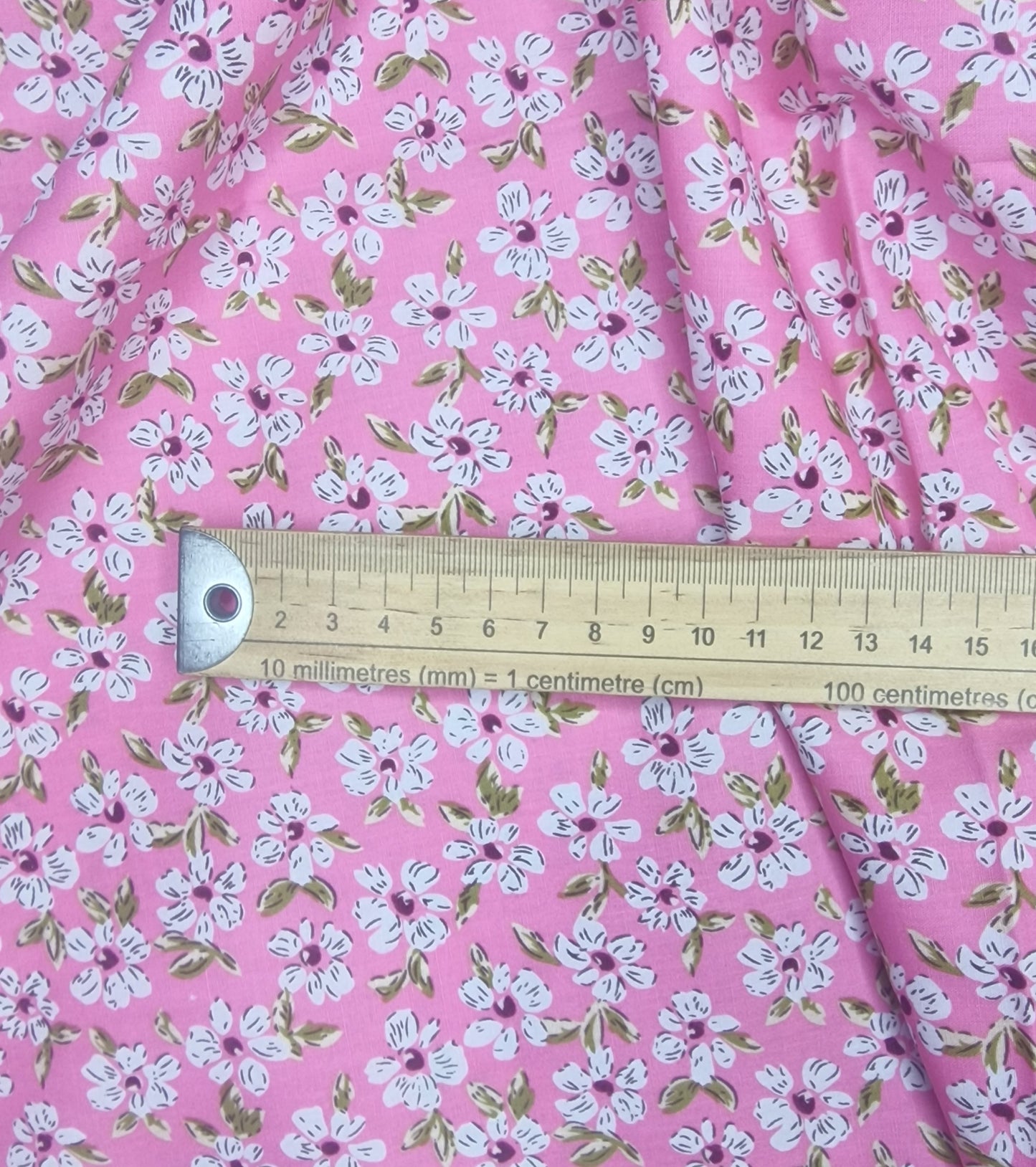 Daisy Print Cotton Poplin – 142cm / 56" – 100% Cotton – 3m Piece (2 Colourways)