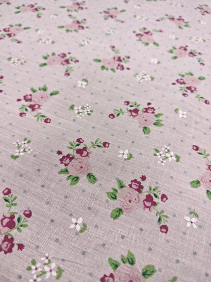 COTTAGE ROSE SPRIGS – PRINTED POLYCOTTON FABRIC – 3 COLOURWAYS – 113–115cm WIDE