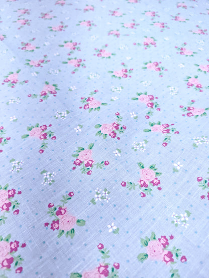 COTTAGE ROSE SPRIGS – PRINTED POLYCOTTON FABRIC – 3 COLOURWAYS – 113–115cm WIDE