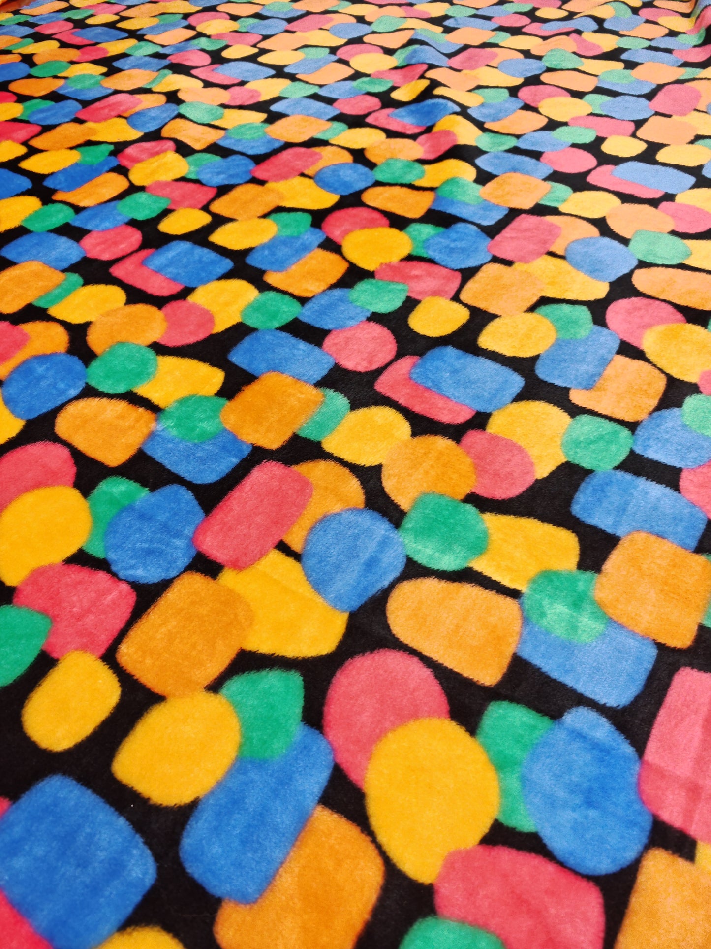 ARTY SHAPES – SUPER SOFT CUDDLE FLEECE FABRIC – 100% POLYESTER – 157cm WIDE