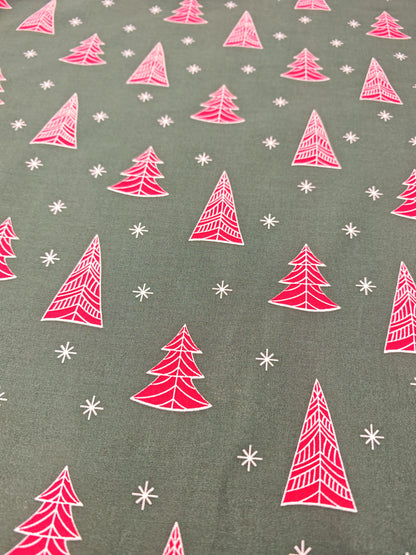 AZTEC CHRISTMAS TREE – 100% COTTON CHRISTMAS PRINT – BOTTLE GREEN – 135.5cm WIDE