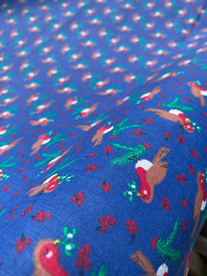 CHRISTMAS ROBINS – POLYCOTTON FABRIC – 114cm WIDE (2 COLOURWAYS)