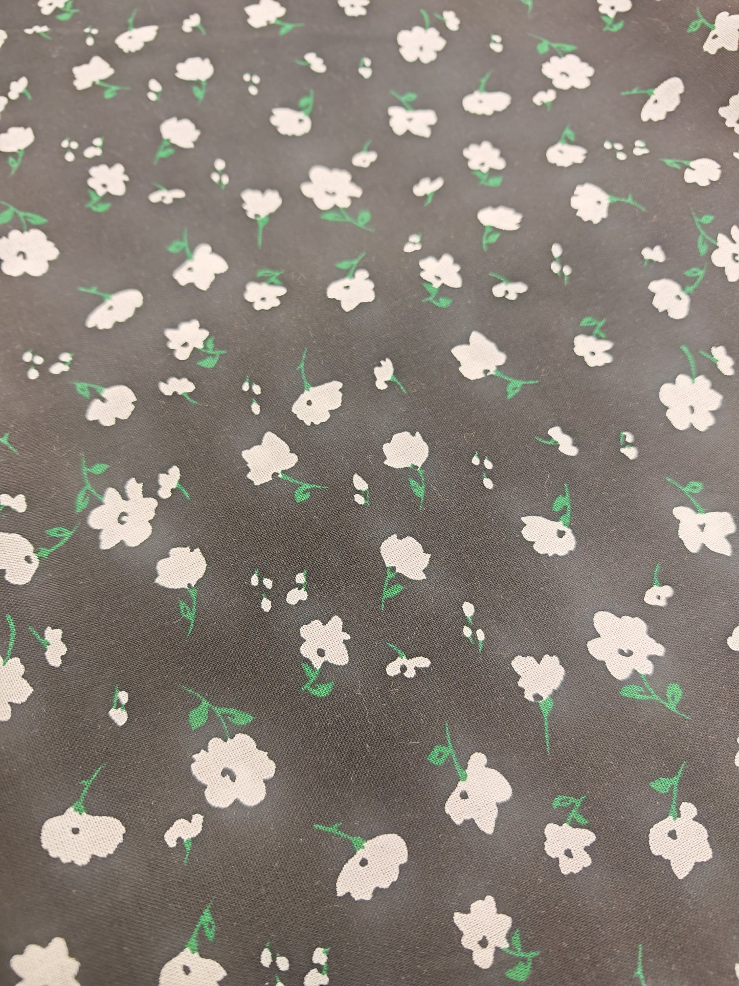 MEADOW WHISPER – 100% VISCOSE FLORAL FABRIC – 145cm WIDE