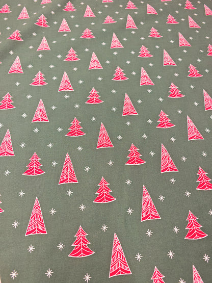 AZTEC CHRISTMAS TREE – 100% COTTON CHRISTMAS PRINT – BOTTLE GREEN – 135.5cm WIDE