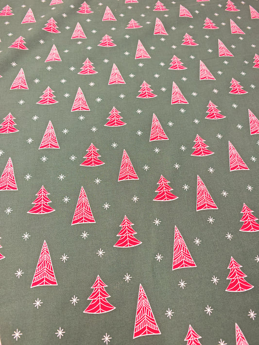 AZTEC CHRISTMAS TREE – 100% COTTON CHRISTMAS PRINT – BOTTLE GREEN – 135.5cm WIDE
