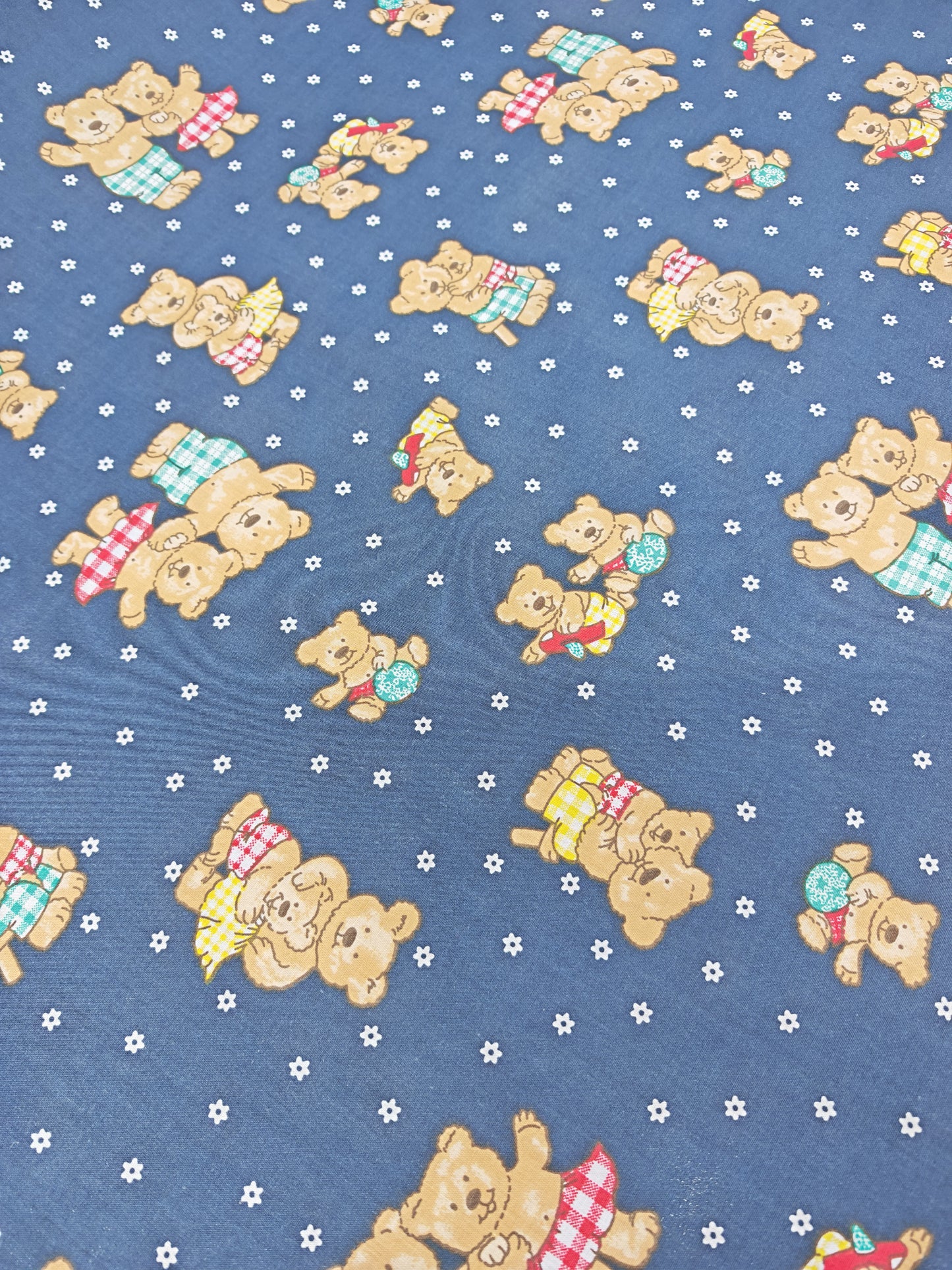 FAMILY BEARS – POLYCOTTON PRINT FABRIC – 115cm WIDE (2 COLOURWAYS)