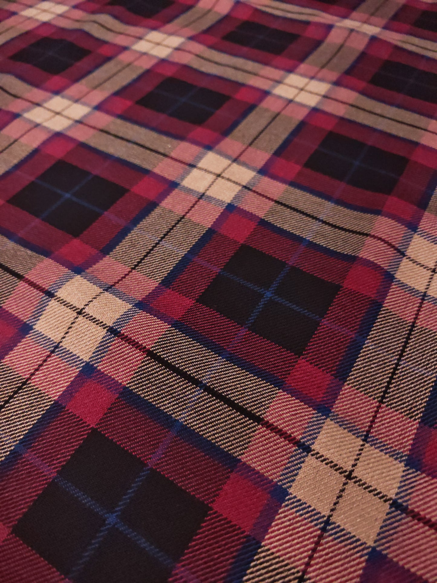 BURGUNDY HIGHLAND TARTAN – POLY VISCOSE TARTAN FABRIC – 144cm WIDE