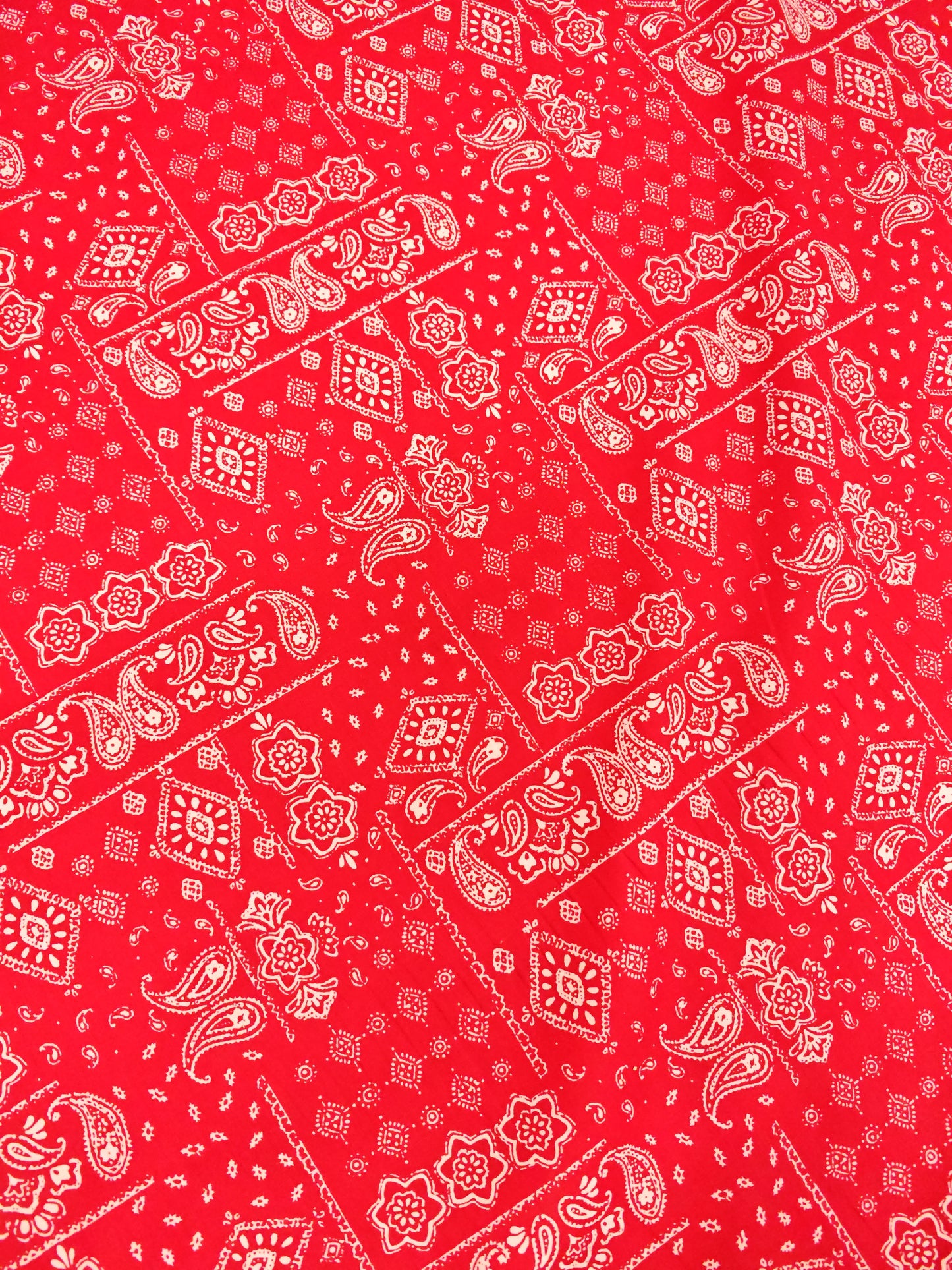 Bandana Print Cotton Poplin (2 Colourways) – 142cm / 56" – 100% Cotton – 3m Piece