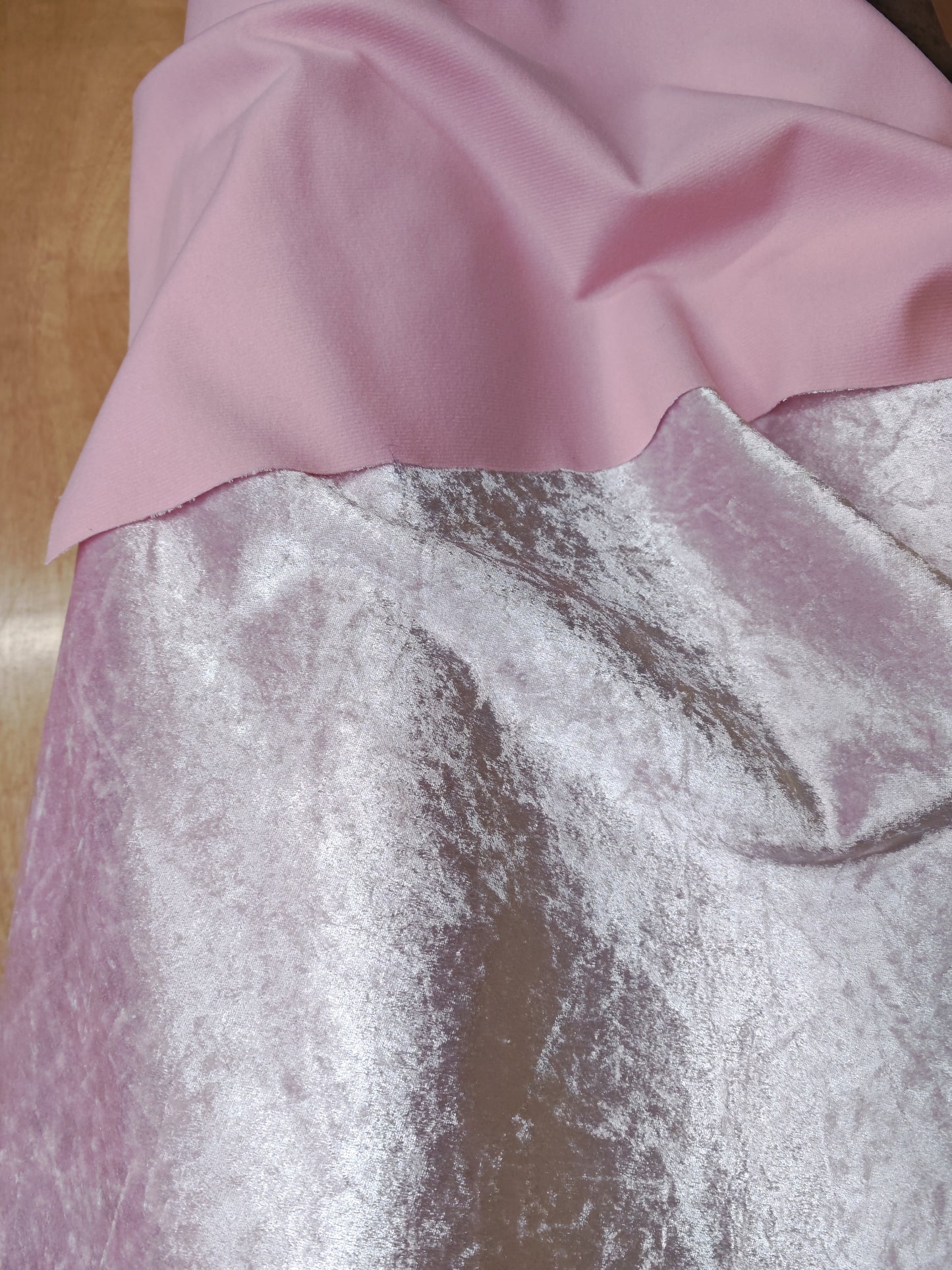 Super Crushed Velvet Fabric – 145cm / 57" – Polyester – 3m Piece (2 Colourways)