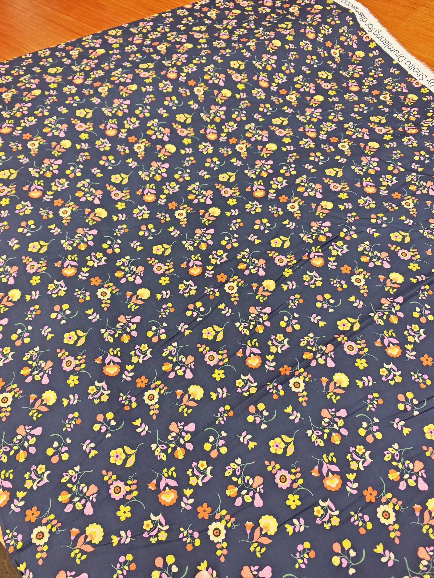 DEVON PETALS – DASHWOOD STUDIO KALEIDOSCOPE – 100% COTTON FABRIC – 146cm WIDE (3 COLOURWAYS)