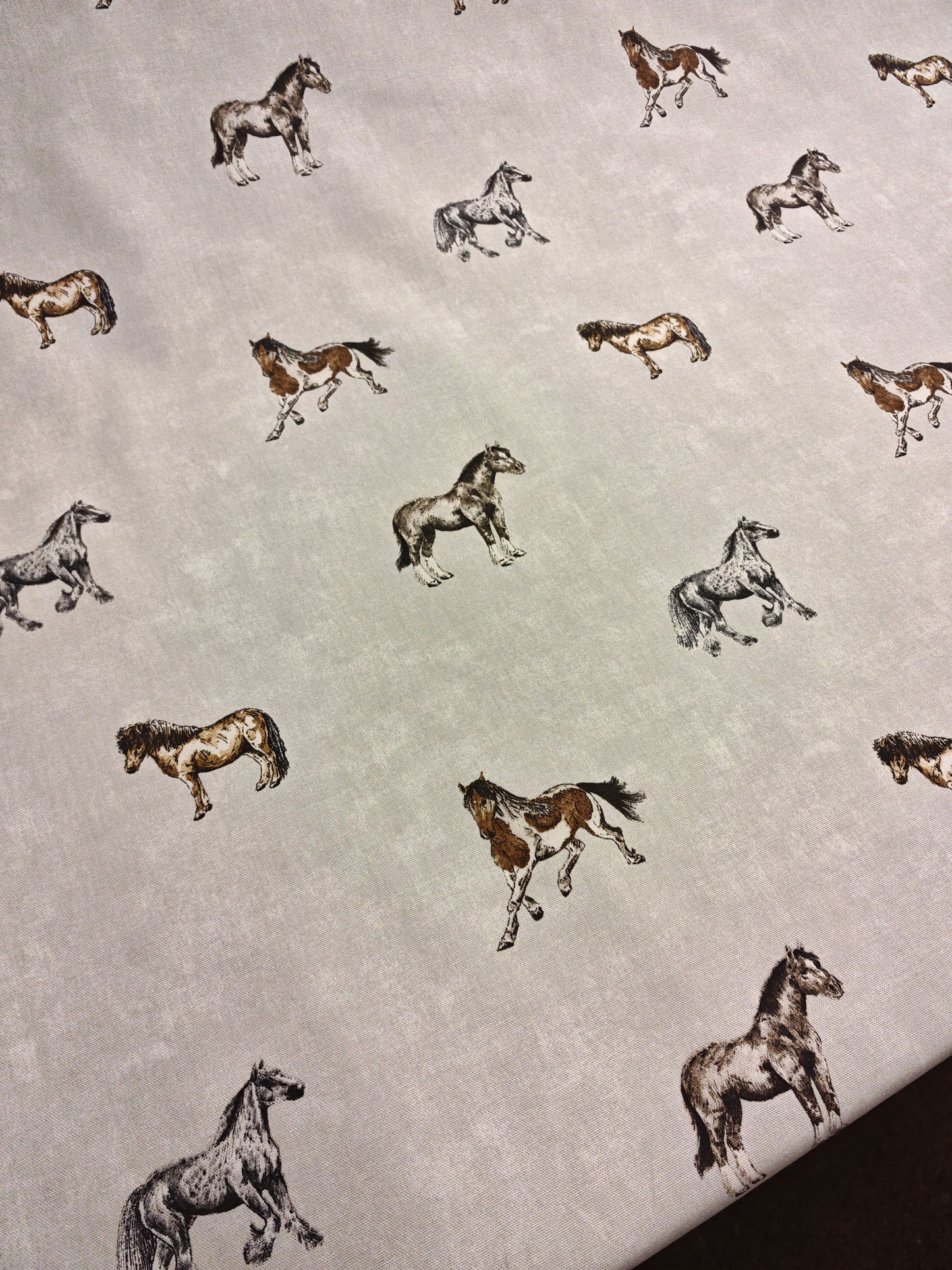 Horse Print Cotton Canvas – 142cm / 56" – 100% Cotton