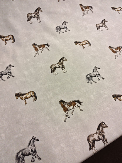Horse Print Cotton Canvas – 142cm / 56" – 100% Cotton