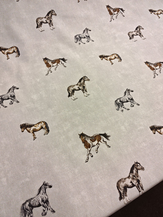 Horse Print Cotton Canvas – 142cm / 56" – 100% Cotton