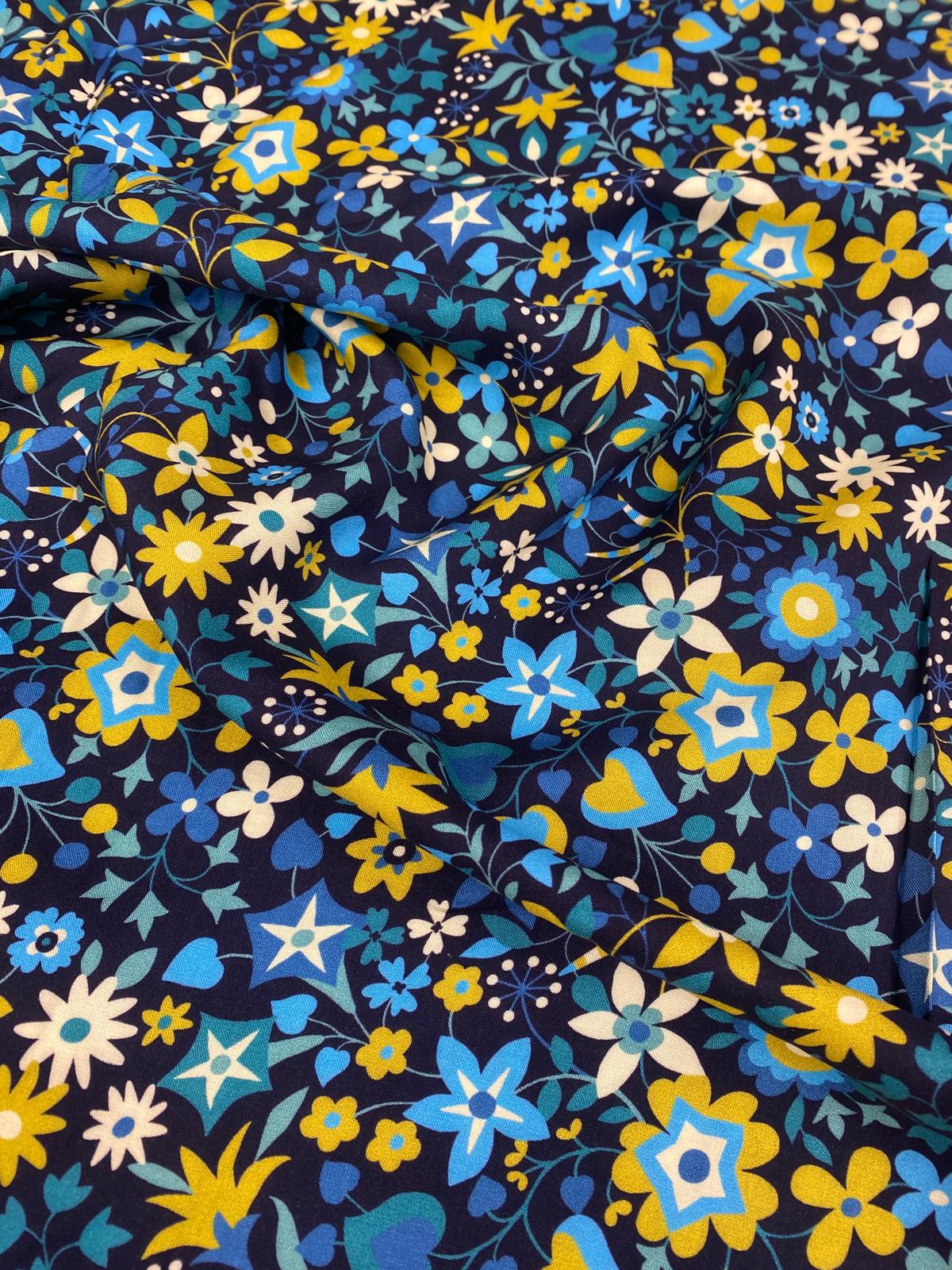 TAPESTRY MIDNIGHT FLORAL – SHOLTO DRUMLANRIG – RAYON FABRIC – 142cm WIDE