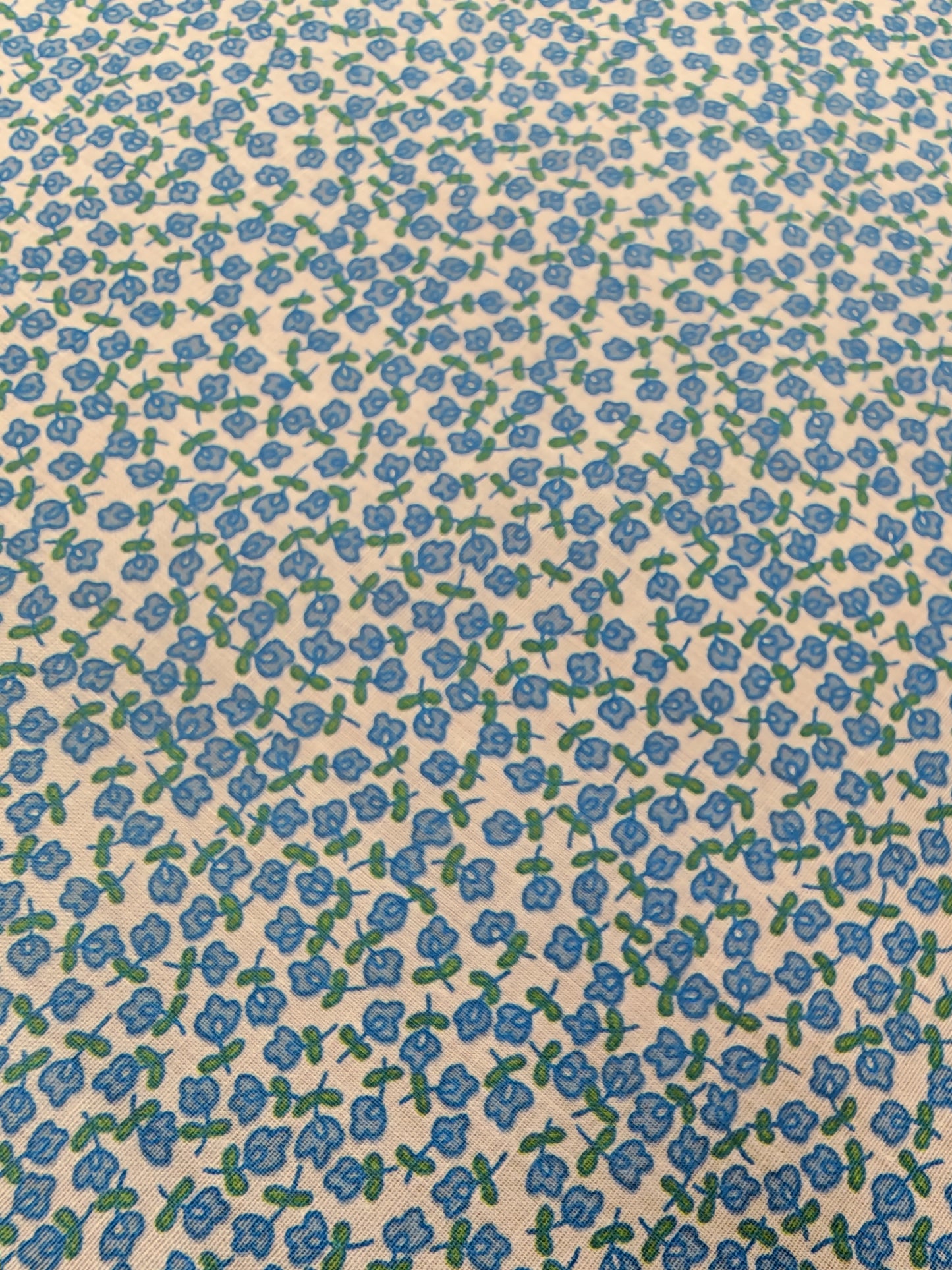 SCATTERED POSIES – TINY FLORAL PRINT POLYCOTTON FABRIC – 113cm WIDE – TWO COLOURWAYS