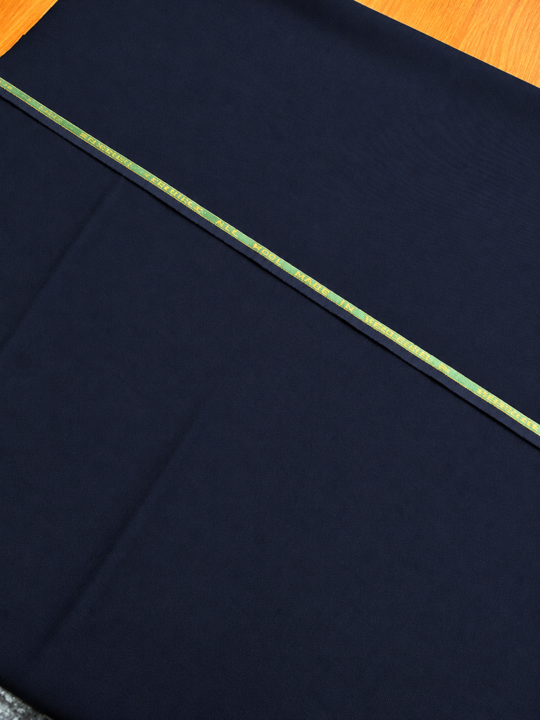 NAVY WOOL SUITING – EDWIN WOODHOUSE – 100% WOOL FABRIC – 156cm WIDE