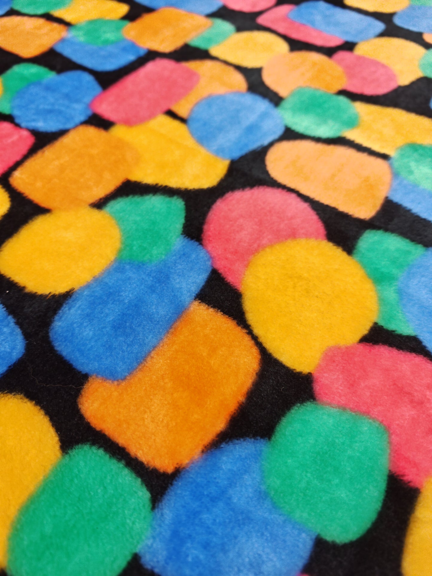ARTY SHAPES – SUPER SOFT CUDDLE FLEECE FABRIC – 100% POLYESTER – 157cm WIDE