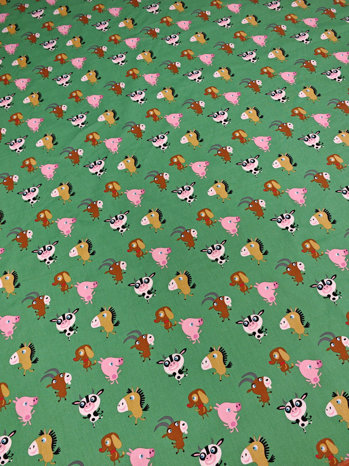 HAPPY FARMYARD FRIENDS – 100% COTTON FABRIC – 147cm WIDE
