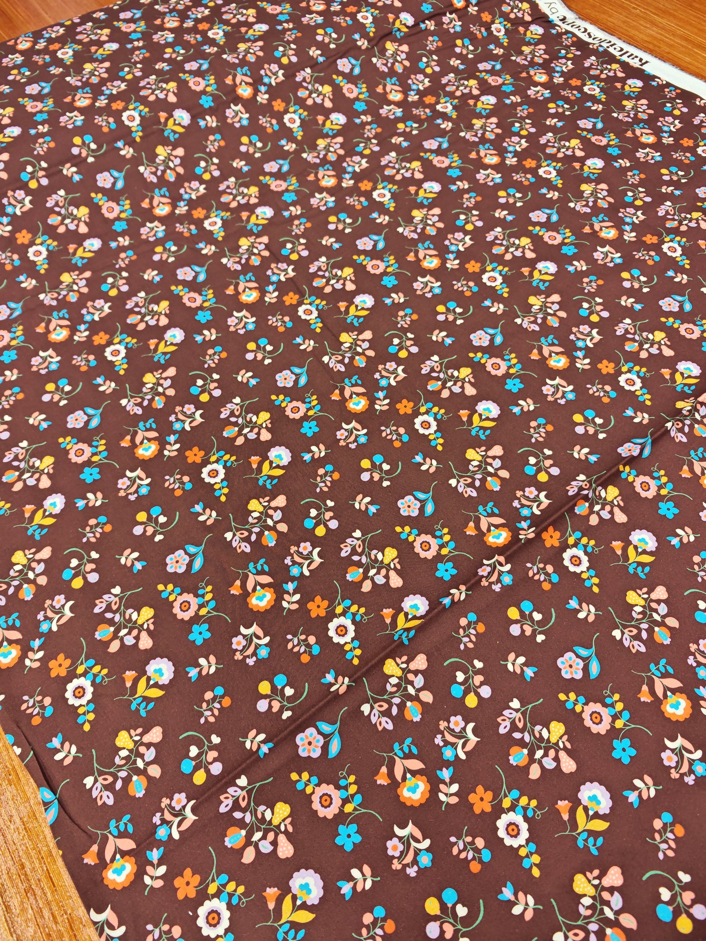 DEVON PETALS – DASHWOOD STUDIO KALEIDOSCOPE – 100% COTTON FABRIC – 146cm WIDE (3 COLOURWAYS)