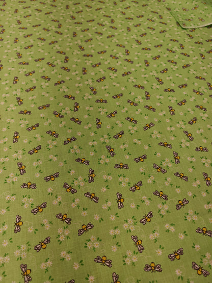 MINI BEES – POLYCOTTON PRINT FABRIC – 2 COLOURWAYS – 112–115cm WIDE